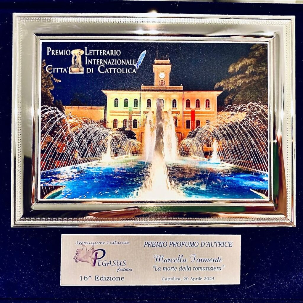 "La morte della romanziera" si aggiudica il Premio Profumo D'Autrice alla 16° Edizione Premio Letterario Città di Cattolica 2 Progetto senza titolo33