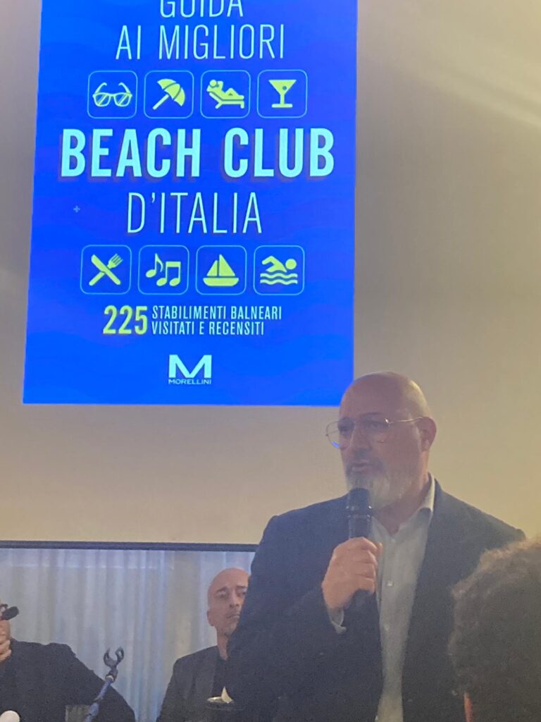 A Bologna "Guida ai migliori beach club d'Italia" alla presenza del governatore Stefano Bonaccini 5 Bonaccini