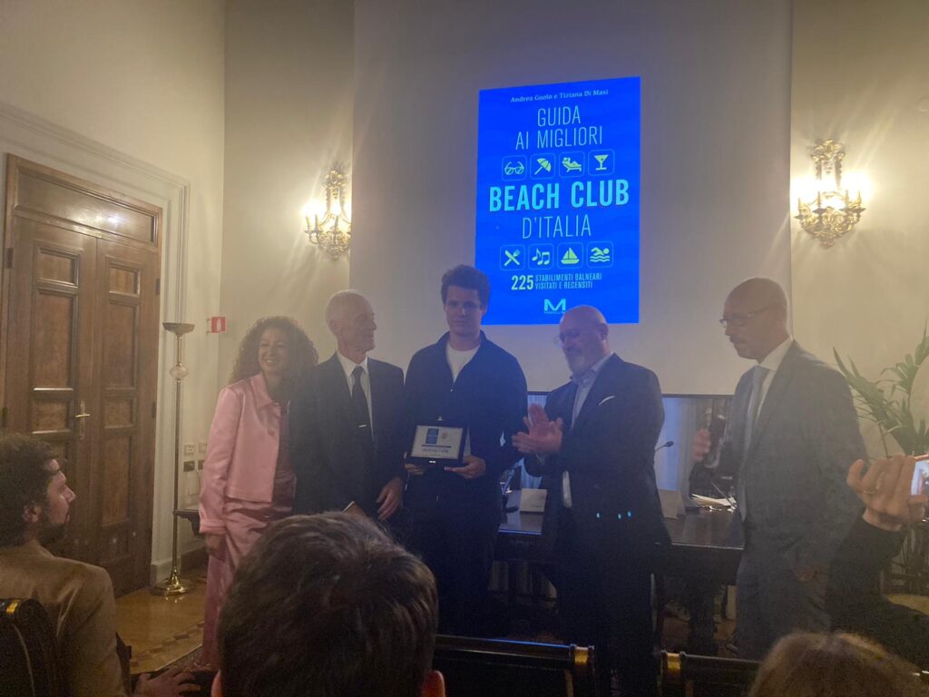 A Bologna "Guida ai migliori beach club d'Italia" alla presenza del governatore Stefano Bonaccini 4 Fantini mremiato