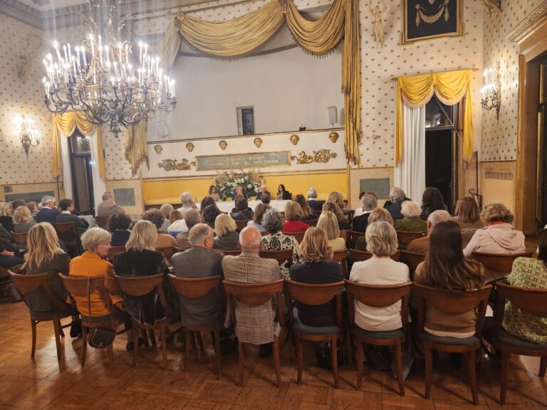 Allo storico Caffè Pedrocchi prima presentazione per “Temporali estivi” di Adriana Angoletta